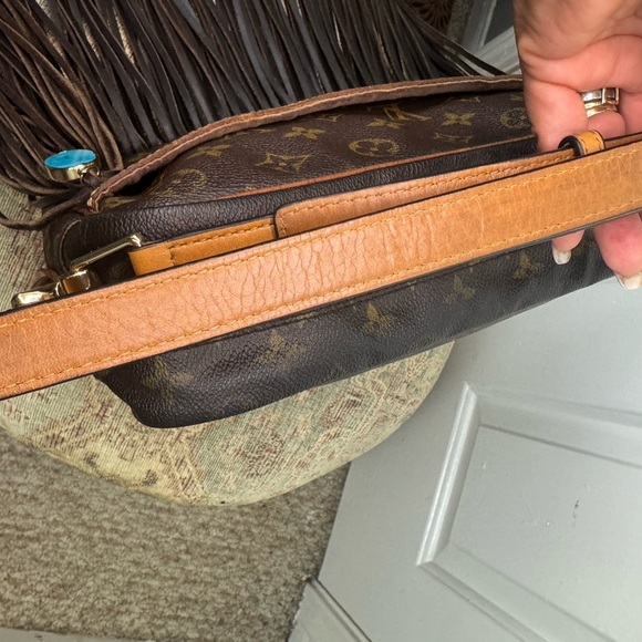 Louis Vuitton Vintage Brown Monogram Crossbody Bag with Fringe - Picture 11 of 16